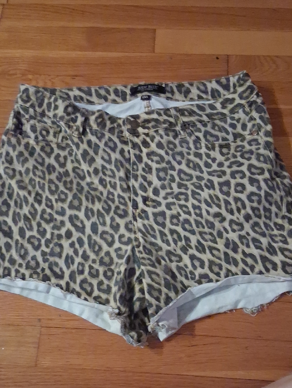 Judy Blue 1X Leopard Print High-Rise Plus Size J Shorts